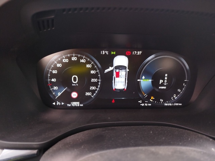 Volvo XC60 T6 Recharge R-Design AWD Auto 250 kW (340 CV) Vehículo usado en Madrid Volvo XC60 T6 Recharge R-Design AWD Auto 250 kW (340 CV) Vehículo usado en Madrid