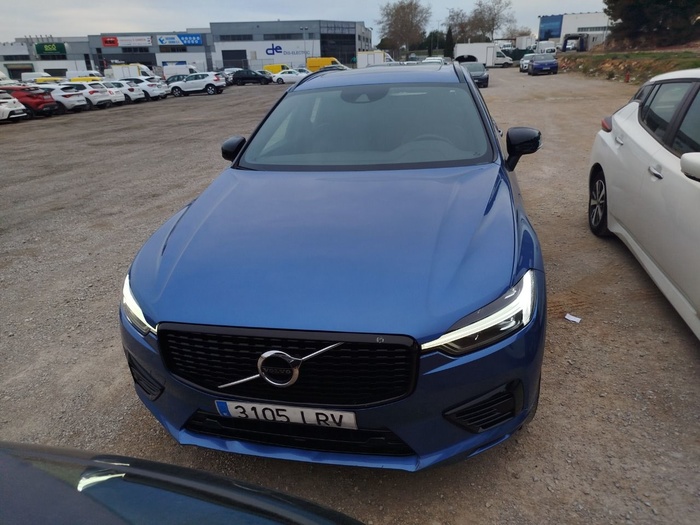 Volvo XC60 T6 Recharge R-Design AWD Auto 250 kW (340 CV) Vehículo usado en Madrid Volvo XC60 T6 Recharge R-Design AWD Auto 250 kW (340 CV) Vehículo usado en Madrid