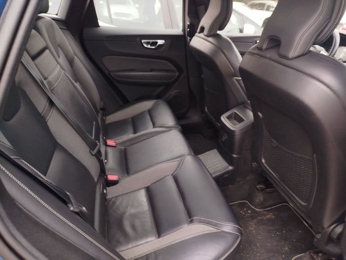 Volvo XC60 T6 Recharge R-Design AWD Auto 250 kW (340 CV) Vehículo usado en Madrid Volvo XC60 T6 Recharge R-Design AWD Auto 250 kW (340 CV) Vehículo usado en Madrid