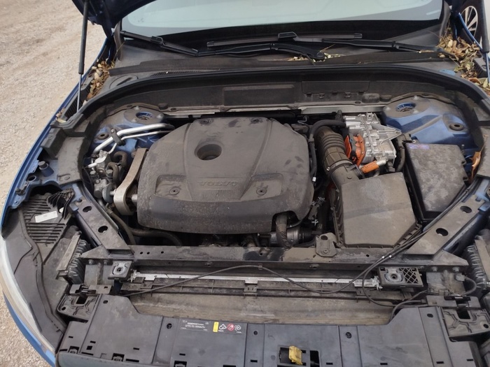 Volvo XC60 T6 Recharge R-Design AWD Auto 250 kW (340 CV) Vehículo usado en Madrid Volvo XC60 T6 Recharge R-Design AWD Auto 250 kW (340 CV) Vehículo usado en Madrid