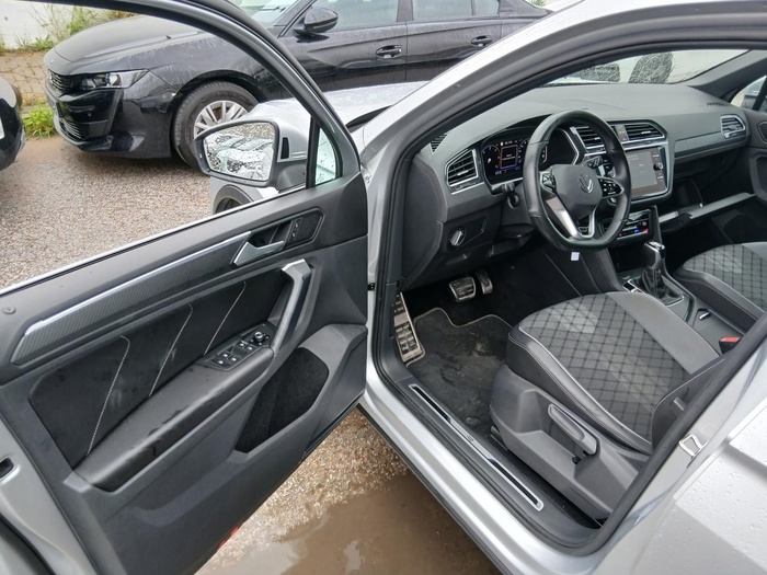 Volkswagen Tiguan R-Line 2.0 TDI 110 kW (150 CV) DSG Vehículo usado en Madrid Volkswagen Tiguan R-Line 2.0 TDI 110 kW (150 CV) DSG Vehículo usado en Madrid