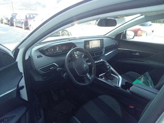 Peugeot 3008 BlueHDi 130 S&S Active Pack 96 kW (130 CV) Vehículo usado en Madrid Peugeot 3008 BlueHDi 130 S&S Active Pack 96 kW (130 CV) Vehículo usado en Madrid