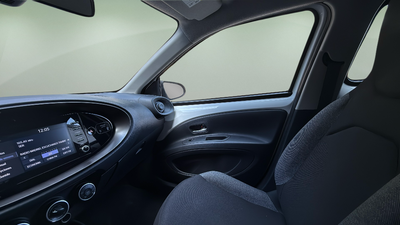 Toyota Aygo X Cross 1.0 VVT-I Play 53 kW (72 CV) 16 Toyota Aygo X Cross 1.0 VVT-I Play 53 kW (72 CV) 16