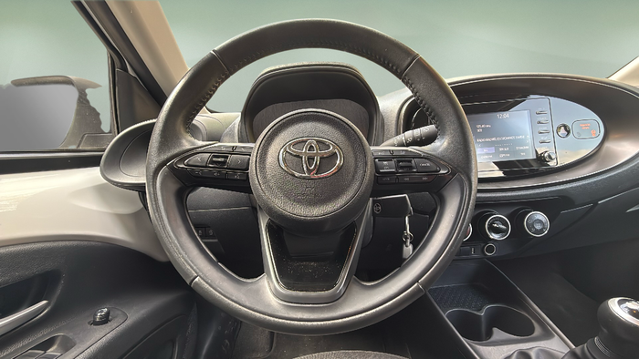 Toyota Aygo X Cross 1.0 VVT-I Play 53 kW (72 CV) Vehículo usado en Madrid Toyota Aygo X Cross 1.0 VVT-I Play 53 kW (72 CV) Vehículo usado en Madrid