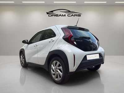 Toyota Aygo X Cross 1.0 VVT-I Play 53 kW (72 CV) 4 Toyota Aygo X Cross 1.0 VVT-I Play 53 kW (72 CV) 4