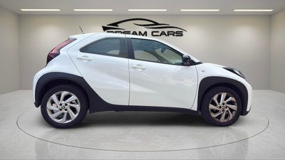 Toyota Aygo X Cross 1.0 VVT-I Play 53 kW (72 CV) 8 Toyota Aygo X Cross 1.0 VVT-I Play 53 kW (72 CV) 8