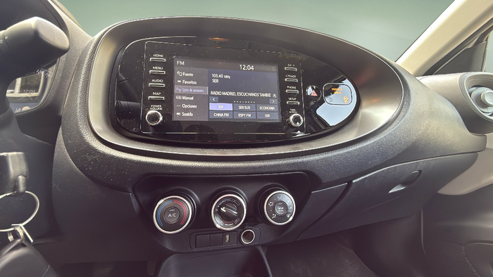 Toyota Aygo X Cross 1.0 VVT-I Play 53 kW (72 CV) Vehículo usado en Madrid Toyota Aygo X Cross 1.0 VVT-I Play 53 kW (72 CV) Vehículo usado en Madrid