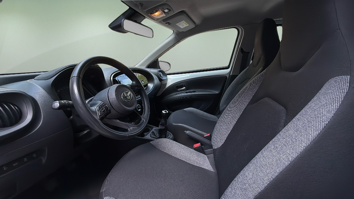 Toyota Aygo X Cross 1.0 VVT-I Play 53 kW (72 CV) Vehículo usado en Madrid Toyota Aygo X Cross 1.0 VVT-I Play 53 kW (72 CV) Vehículo usado en Madrid