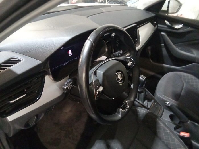 Skoda Kamiq 1.0 TSI Ambition DSG 81 kW (110 CV) Vehículo usado en Madrid Skoda Kamiq 1.0 TSI Ambition DSG 81 kW (110 CV) Vehículo usado en Madrid