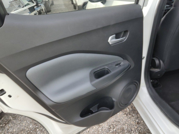 Nissan Juke DIG-T N-Connecta 4x2 84 kW (114 CV) Vehículo usado en Madrid Nissan Juke DIG-T N-Connecta 4x2 84 kW (114 CV) Vehículo usado en Madrid