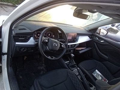 Skoda Kamiq 1.0 TSI Ambition DSG 81 kW (110 CV) 7 Skoda Kamiq 1.0 TSI Ambition DSG 81 kW (110 CV) 7