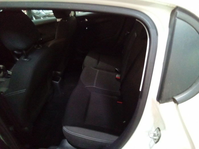 Peugeot 208 BlueHDi 100 Active 73 kW (100 CV) Vehículo usado en Madrid Peugeot 208 BlueHDi 100 Active 73 kW (100 CV) Vehículo usado en Madrid