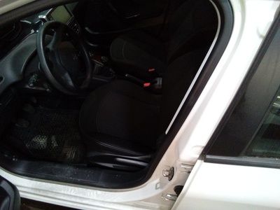 Peugeot 208 BlueHDi 100 Active 73 kW (100 CV) 15 Peugeot 208 BlueHDi 100 Active 73 kW (100 CV) 15