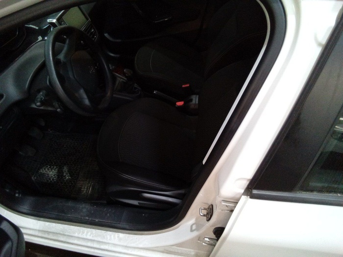 Peugeot 208 BlueHDi 100 Active 73 kW (100 CV) Vehículo usado en Madrid Peugeot 208 BlueHDi 100 Active 73 kW (100 CV) Vehículo usado en Madrid