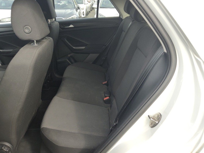 Volkswagen T-Roc Edition 1.6 TDI 85 kW (115 CV) Vehículo usado en Madrid Volkswagen T-Roc Edition 1.6 TDI 85 kW (115 CV) Vehículo usado en Madrid