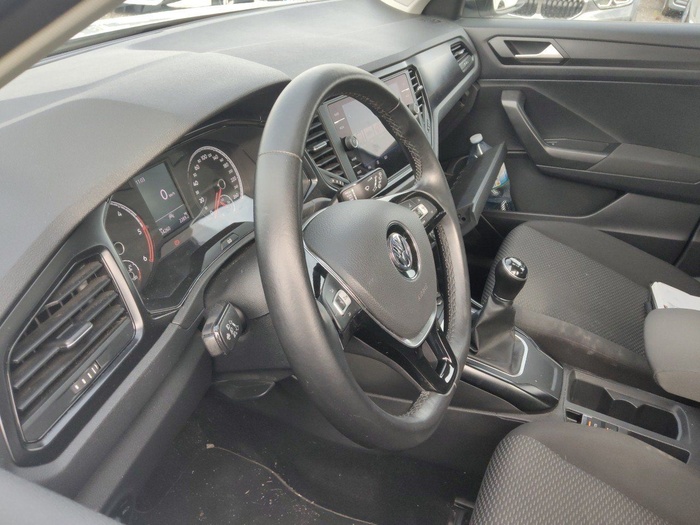 Volkswagen T-Roc Edition 1.6 TDI 85 kW (115 CV) Vehículo usado en Madrid Volkswagen T-Roc Edition 1.6 TDI 85 kW (115 CV) Vehículo usado en Madrid