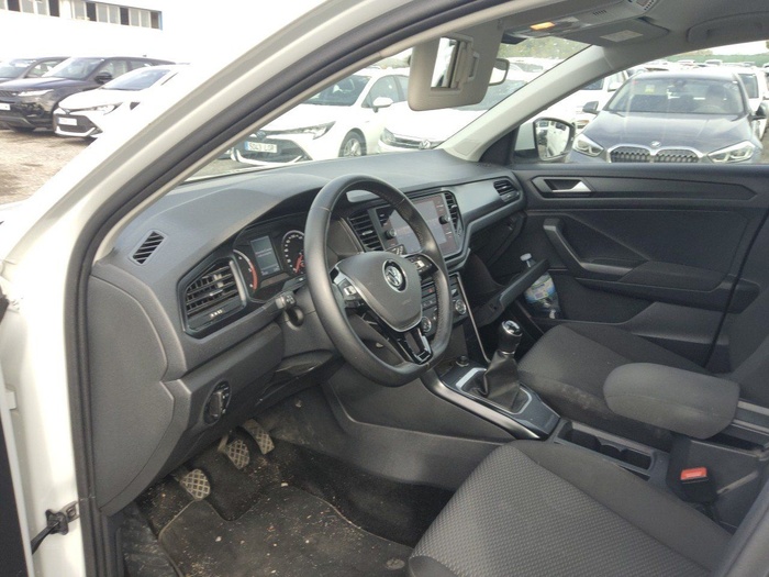 Volkswagen T-Roc Edition 1.6 TDI 85 kW (115 CV) Vehículo usado en Madrid Volkswagen T-Roc Edition 1.6 TDI 85 kW (115 CV) Vehículo usado en Madrid