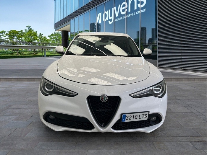 Alfa Romeo Stelvio 2.2 Diesel Sprint RWD 140 kW (190 CV) Vehículo usado en Madrid Alfa Romeo Stelvio 2.2 Diesel Sprint RWD 140 kW (190 CV) Vehículo usado en Madrid