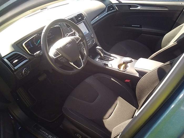 Ford Mondeo 2.0 Híbrido HEV Sedan Titanium Auto 137 kW (187 CV) Vehículo usado en Madrid Ford Mondeo 2.0 Híbrido HEV Sedan Titanium Auto 137 kW (187 CV) Vehículo usado en Madrid