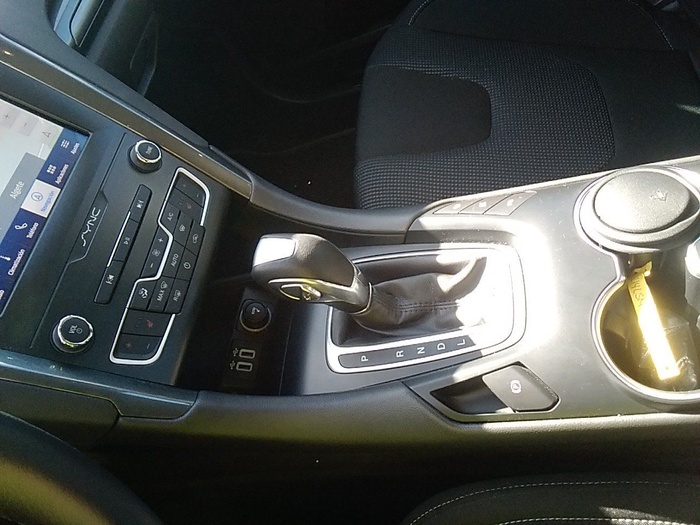 Ford Mondeo 2.0 Híbrido HEV Sedan Titanium Auto 137 kW (187 CV) Vehículo usado en Madrid Ford Mondeo 2.0 Híbrido HEV Sedan Titanium Auto 137 kW (187 CV) Vehículo usado en Madrid