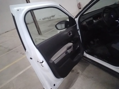 Citroen C4 Cactus BlueHDi 100 S&S C-Series 75 kW (102 CV) 10 Citroen C4 Cactus BlueHDi 100 S&S C-Series 75 kW (102 CV) 10