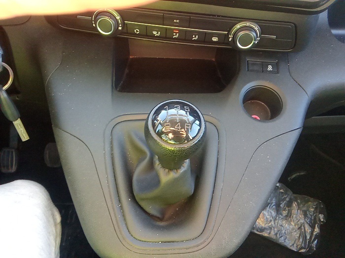 Opel Combo Furgon 1.5 TD Express L H1 75 kW (102 CV) Vehículo usado en Madrid Opel Combo Furgon 1.5 TD Express L H1 75 kW (102 CV) Vehículo usado en Madrid