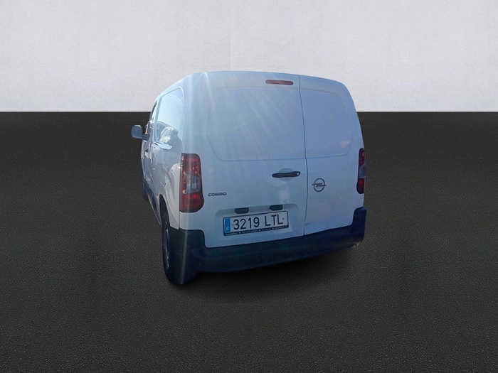 Opel Combo Furgon 1.5 TD Express L H1 75 kW (102 CV) Vehículo usado en Madrid Opel Combo Furgon 1.5 TD Express L H1 75 kW (102 CV) Vehículo usado en Madrid