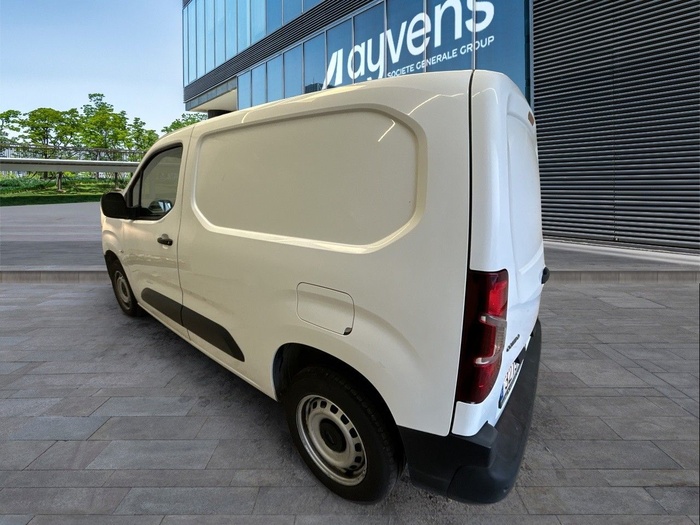 Opel Combo Furgon 1.5 TD Express L H1 75 kW (102 CV) Vehículo usado en Madrid Opel Combo Furgon 1.5 TD Express L H1 75 kW (102 CV) Vehículo usado en Madrid