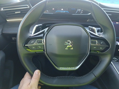 Peugeot 508 BlueHDi 130 S&S Active Pack EAT8 96 kW (130 CV) 10 Peugeot 508 BlueHDi 130 S&S Active Pack EAT8 96 kW (130 CV) 10