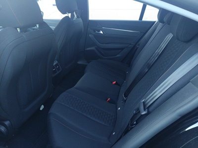 Peugeot 508 BlueHDi 130 S&S Active Pack EAT8 96 kW (130 CV) 14 Peugeot 508 BlueHDi 130 S&S Active Pack EAT8 96 kW (130 CV) 14