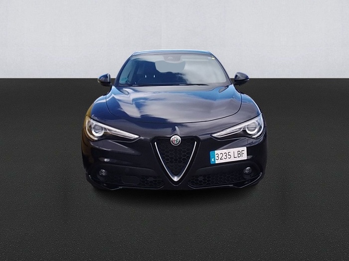 Alfa Romeo Stelvio 2.2 Diesel Executive RWD 118 kW (160 CV) Vehículo usado en Madrid Alfa Romeo Stelvio 2.2 Diesel Executive RWD 118 kW (160 CV) Vehículo usado en Madrid