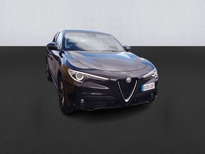 Alfa Romeo Stelvio 2.2 Diesel Executive RWD 118 kW (160 CV) Vehículo usado en Madrid Alfa Romeo Stelvio 2.2 Diesel Executive RWD 118 kW (160 CV) Vehículo usado en Madrid
