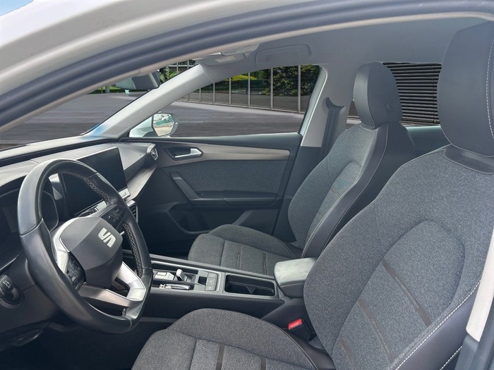 SEAT León 1.4 e-Hybrid S&S Xcellence Go L DSG-6 150 kW (204 CV) Vehículo usado en Madrid SEAT León 1.4 e-Hybrid S&S Xcellence Go L DSG-6 150 kW (204 CV) Vehículo usado en Madrid