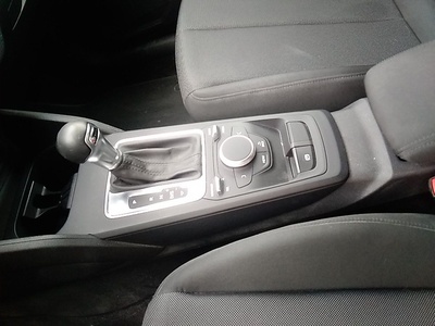 Audi Q2 Advanced 30 TDI 85 kW (116 CV) S tronic 11 Audi Q2 Advanced 30 TDI 85 kW (116 CV) S tronic 11