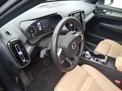 Volvo XC40 T4 Twin Recharge Inscription Auto 155 kW (211 CV) 10 Volvo XC40 T4 Twin Recharge Inscription Auto 155 kW (211 CV) 10