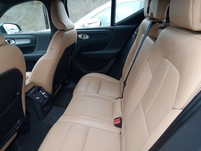 Volvo XC40 T4 Twin Recharge Inscription Auto 155 kW (211 CV) Vehículo usado en Madrid Volvo XC40 T4 Twin Recharge Inscription Auto 155 kW (211 CV) Vehículo usado en Madrid