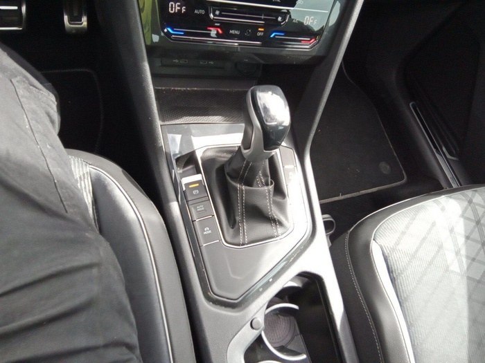 Volkswagen Tiguan R-Line 2.0 TDI 110 kW (150 CV) DSG Vehículo usado en Madrid Volkswagen Tiguan R-Line 2.0 TDI 110 kW (150 CV) DSG Vehículo usado en Madrid