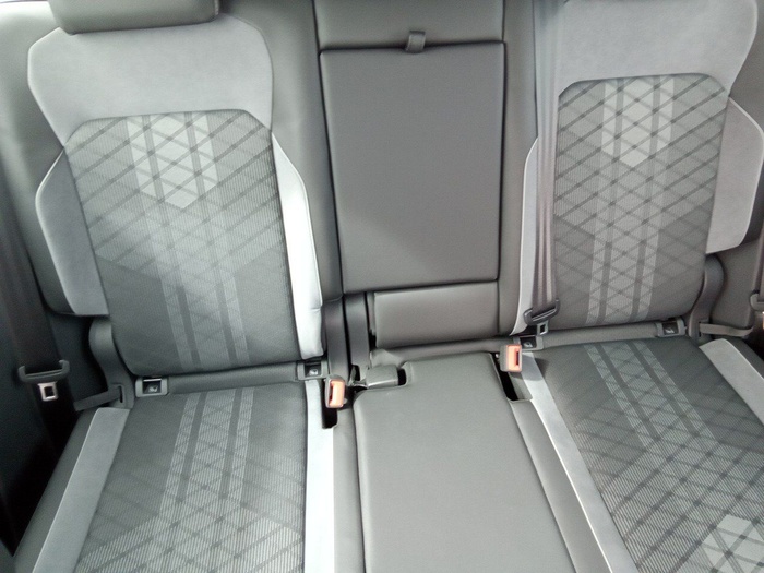 Volkswagen Tiguan R-Line 2.0 TDI 110 kW (150 CV) DSG Vehículo usado en Madrid Volkswagen Tiguan R-Line 2.0 TDI 110 kW (150 CV) DSG Vehículo usado en Madrid