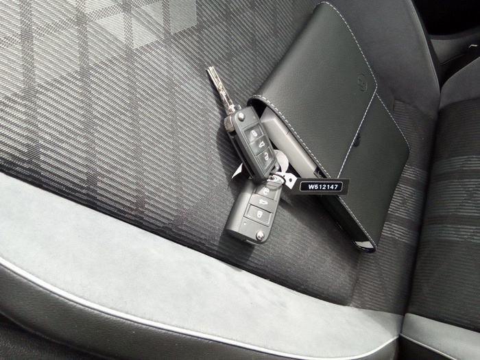 Volkswagen Tiguan R-Line 2.0 TDI 110 kW (150 CV) DSG Vehículo usado en Madrid Volkswagen Tiguan R-Line 2.0 TDI 110 kW (150 CV) DSG Vehículo usado en Madrid