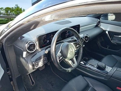 Mercedes-Benz CLA Shooting Brake CLA 200 120 kW (163 CV) 14 Mercedes-Benz CLA Shooting Brake CLA 200 120 kW (163 CV) 14