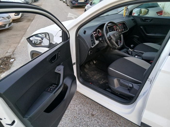 SEAT Ateca 1.6 TDI S&S Ecomotive Reference 85 kW (115 CV) Vehículo usado en Madrid SEAT Ateca 1.6 TDI S&S Ecomotive Reference 85 kW (115 CV) Vehículo usado en Madrid