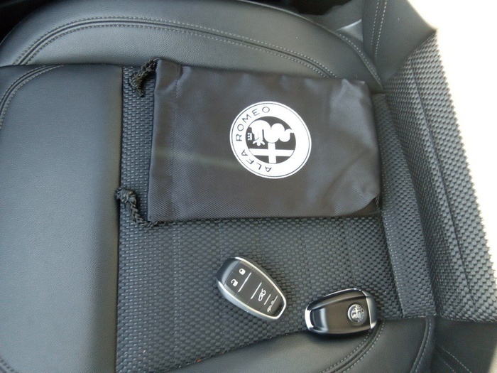 Alfa Romeo Stelvio 2.2 Diesel Sprint RWD 140 kW (190 CV) Vehículo usado en Madrid Alfa Romeo Stelvio 2.2 Diesel Sprint RWD 140 kW (190 CV) Vehículo usado en Madrid