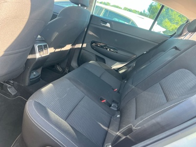 Kia Sportage 1.6 MHEV Black Edition 100 kW (136 CV) 12 Kia Sportage 1.6 MHEV Black Edition 100 kW (136 CV) 12