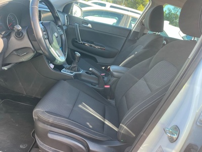 Kia Sportage 1.6 MHEV Black Edition 100 kW (136 CV) 10 Kia Sportage 1.6 MHEV Black Edition 100 kW (136 CV) 10