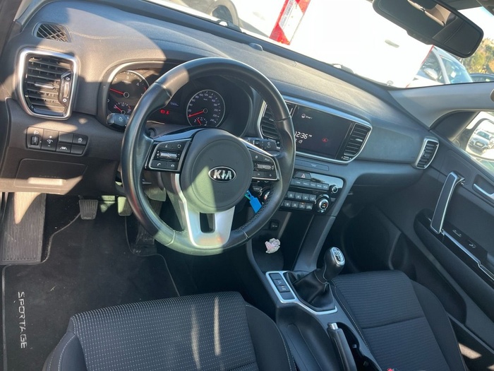 Kia Sportage 1.6 MHEV Black Edition 100 kW (136 CV) Vehículo usado en Madrid Kia Sportage 1.6 MHEV Black Edition 100 kW (136 CV) Vehículo usado en Madrid