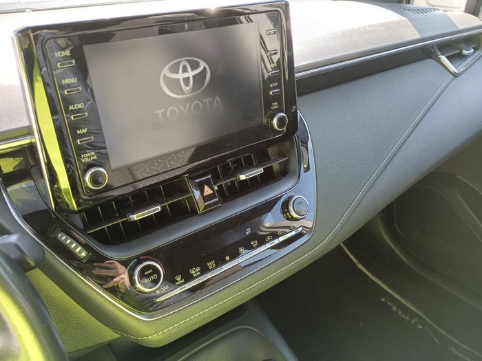 Toyota Corolla 1.8 125H Business Plus E-CVT 90 kW (122 CV) Vehículo usado en Madrid Toyota Corolla 1.8 125H Business Plus E-CVT 90 kW (122 CV) Vehículo usado en Madrid