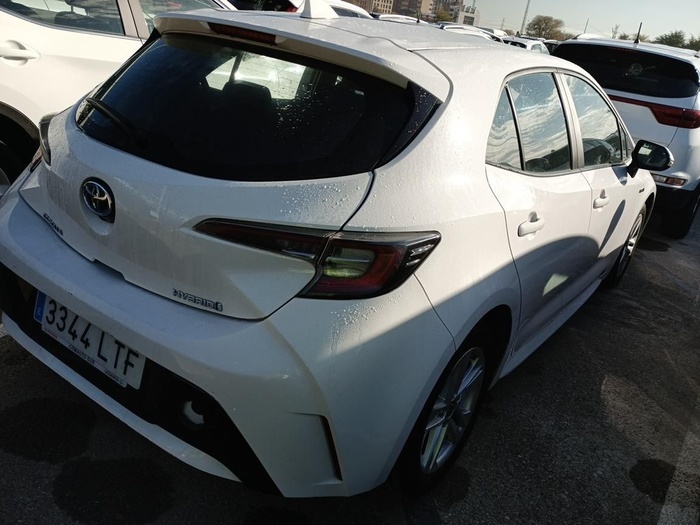 Toyota Corolla 1.8 125H Business Plus E-CVT 90 kW (122 CV) Vehículo usado en Madrid Toyota Corolla 1.8 125H Business Plus E-CVT 90 kW (122 CV) Vehículo usado en Madrid