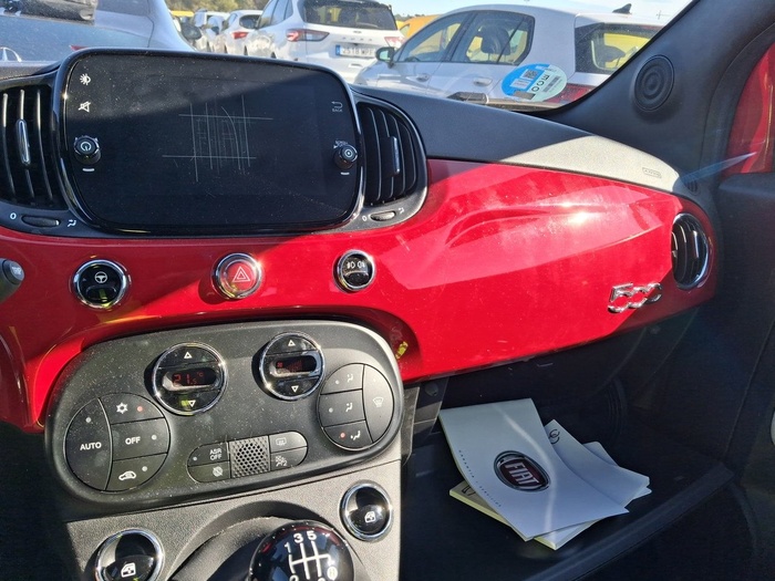 Fiat 500 1.0 Hybrid Dolcevita 51 kW (70 CV) Vehículo usado en Madrid Fiat 500 1.0 Hybrid Dolcevita 51 kW (70 CV) Vehículo usado en Madrid