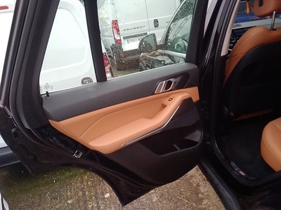 BMW X5 xDrive45e 290 kW (394 CV) 15 BMW X5 xDrive45e 290 kW (394 CV) 15