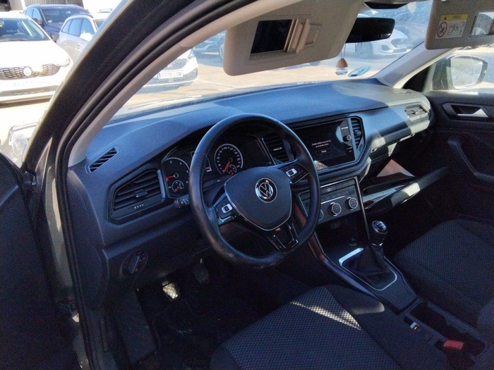 Volkswagen T-Roc Edition 2.0 TDI 85 kW (115 CV) Vehículo usado en Madrid Volkswagen T-Roc Edition 2.0 TDI 85 kW (115 CV) Vehículo usado en Madrid